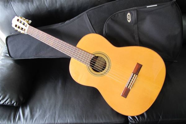 Bí kíp lựa chọn guitar giá rẻ chất lượng