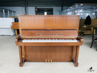 Yamaha U5