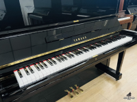 Yamaha U30BL