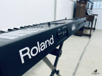 Roland FA06 Like New