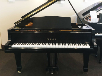 YAMAHA C3E