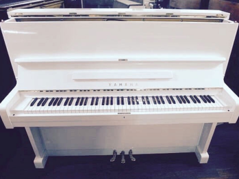 YAMAHA U1E Wh