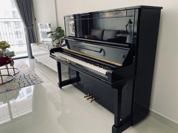 YAMAHA U30A