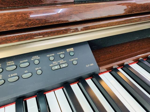 Mua đàn Yamaha CLP-280PM giá hấp dẫn