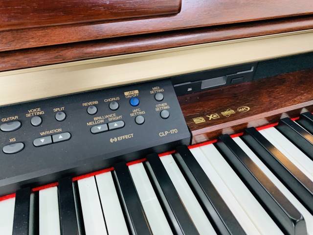 Mua đàn Yamaha-CLP-170M giá chỉ từ 14tr đồng