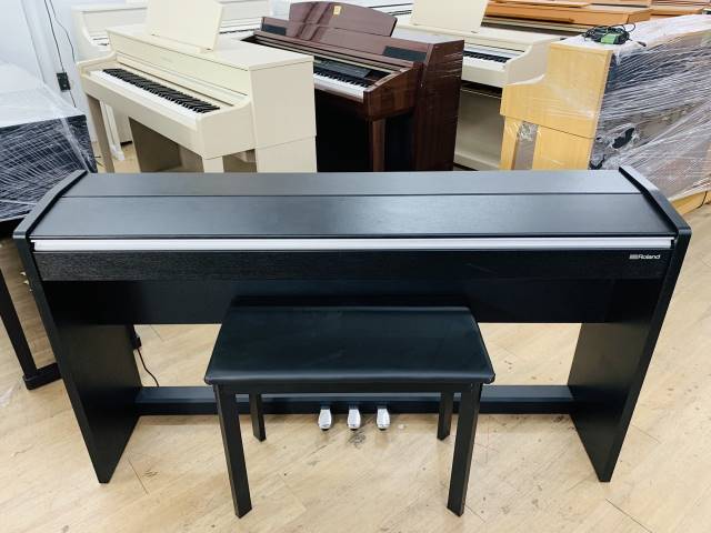 Mua đàn Roland F-140R giá hấp dẫn