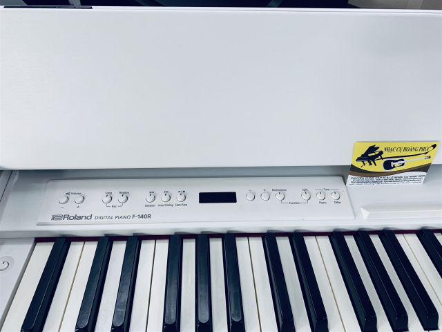 ROLAND F-140 WH