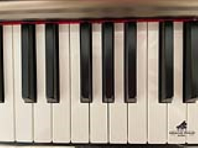 ĐÀN YAMAHA CLP-220 ĐEN BÓNG CỰC ĐẸP TẠI PIANO HOÀNG PHÚC.