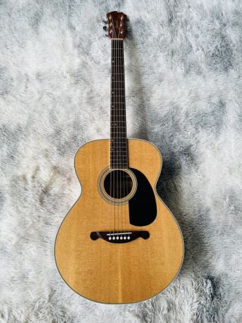 Guitar James JF-350 like new