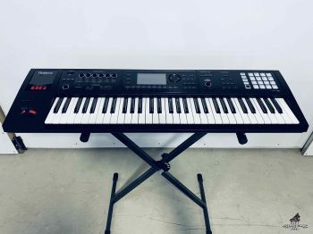 Roland FA06 Like New