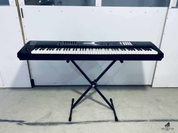 Roland FA08 Like New