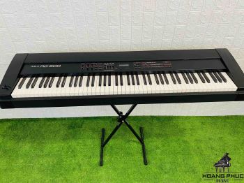ROLAND RD600