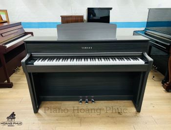 YAMAHA CLP-675 DW