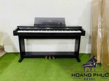 YAMAHA CLP 670