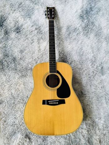 Yamaha FG-251 B like new