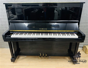 YAMAHA U300