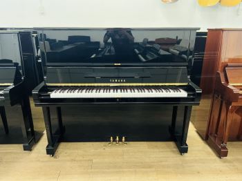 YAMAHA U3E