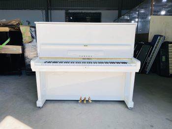 YAMAHA U5 WH